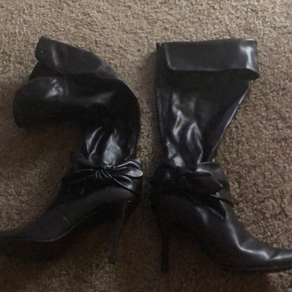 Shoes - Picture 4 of 4